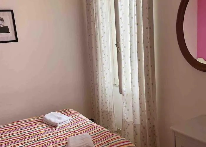 Apartment Three Bedroom With A View In Monti Rom